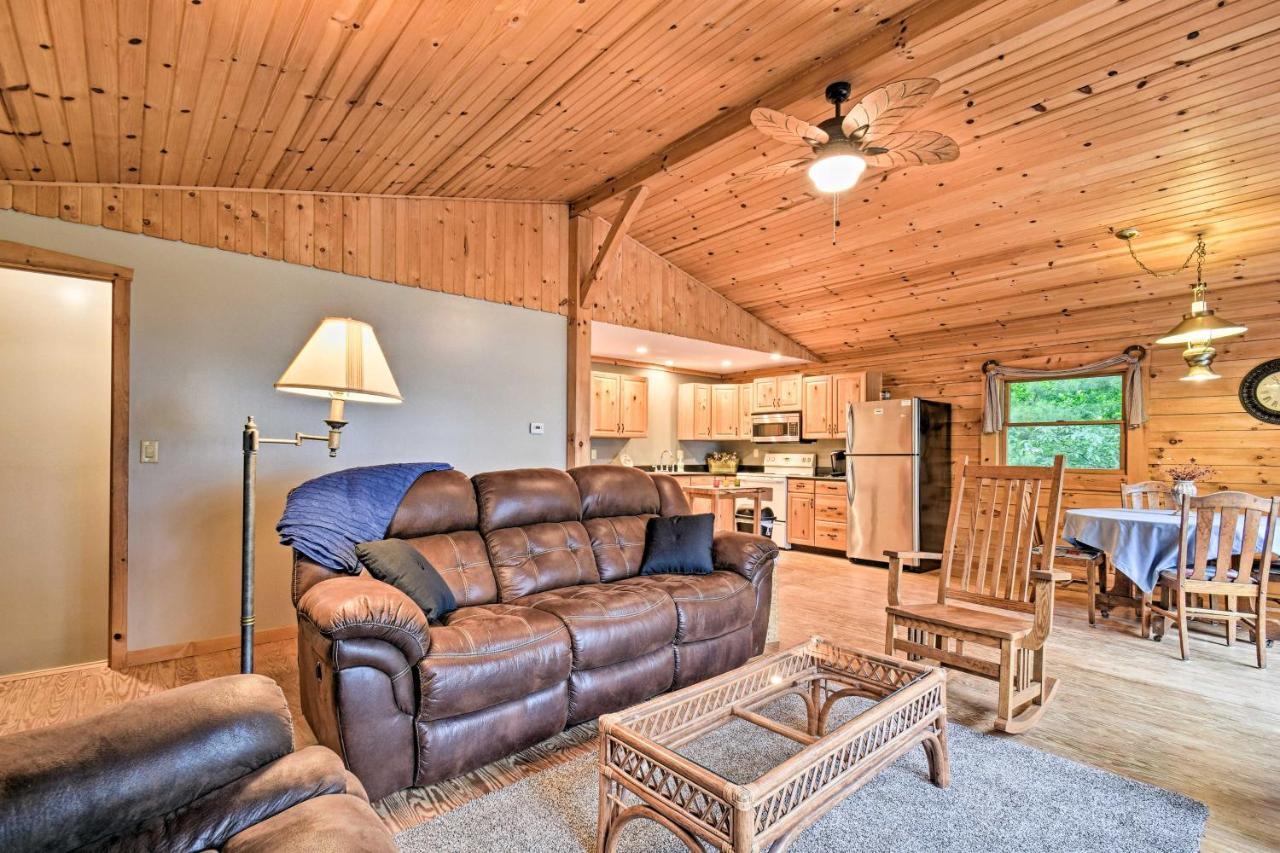 Cozy Amish Country Cabin On Shipshewana Lake! Extérieur photo