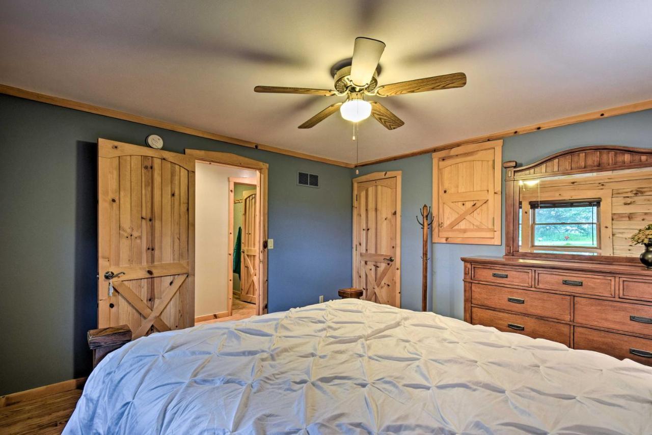 Cozy Amish Country Cabin On Shipshewana Lake! Extérieur photo